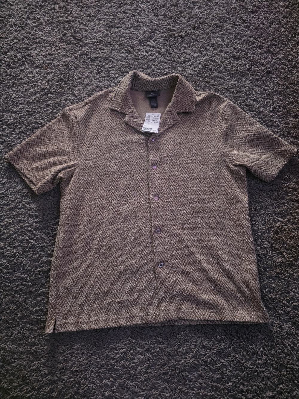 H&M Short Sleeve Button-Down Shirt in Brown Herringbone